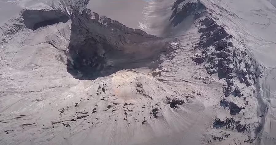 Volcán Ubinas 4 crater volcan ubinas