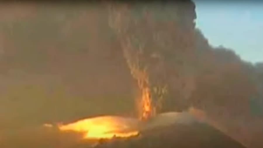 Volcán Ubinas 5 erupcion volcan ubinas